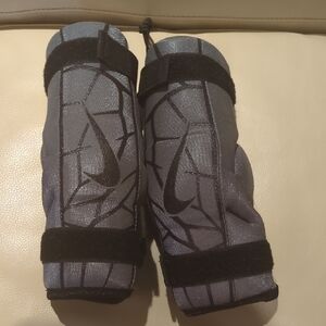 Nike Youth Vapor LT Arm Pads Lacrosse Youth Small